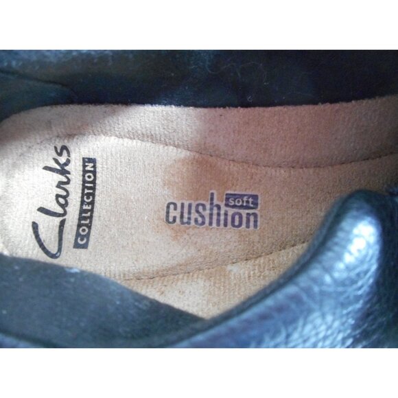 Clarks soft cushion Sz 7.5 M Black Slip on button Shoes - Picture 5 of 8